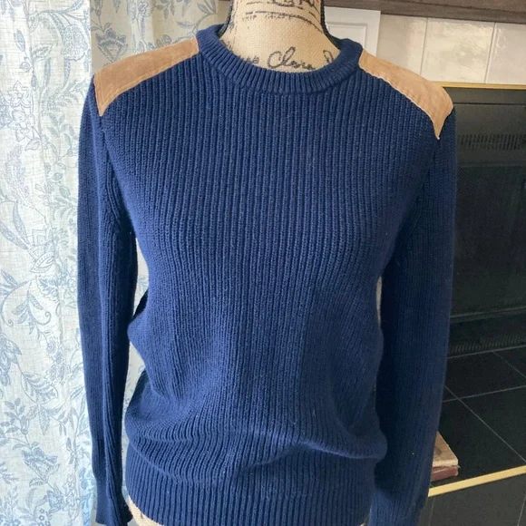 J. Crew Woodsman Sweater 100% Cotton and Leather Suede Shoulder Patches Sz S - Picture 4 of 8